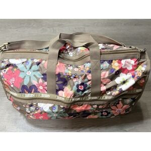 Lesportsac Extra Large Weekender Duffle Bag Blissful Pockets Lightweight NWT